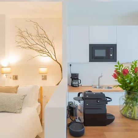 Enchanted - By Rent Apartman *
